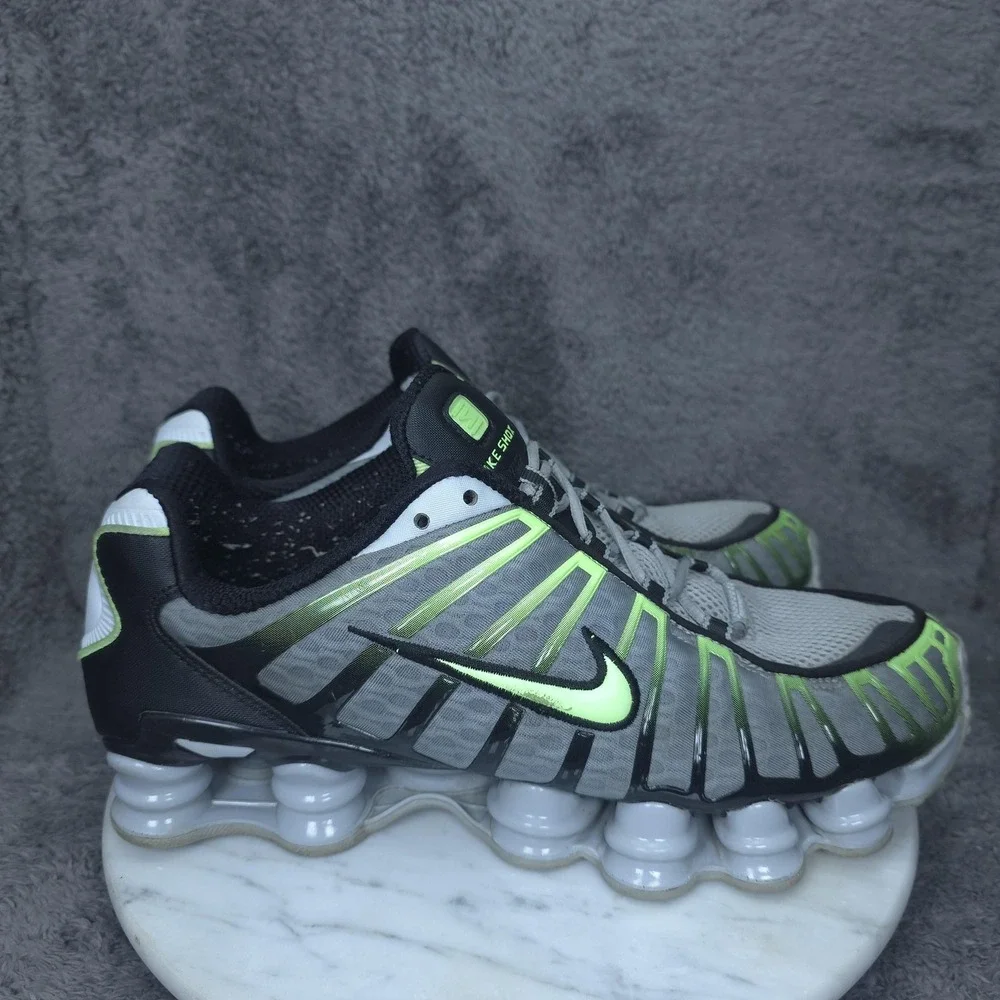 Nike Shox Shoes Mens Size 10.5 Gray Green Low Top Running Sneakers AV3595-005
